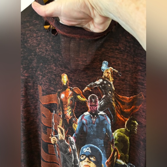 Thrashed Avengers paper thin men’s s/s t shirt SZ 2XL grunge distressed - Picture 5 of 6